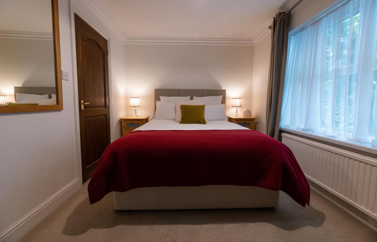 Charnwood Guest House Брэкнэлл Экстерьер фото